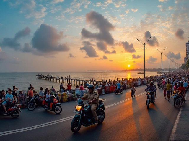 Comparing Safety in Mumbai and Delhi for Tourists